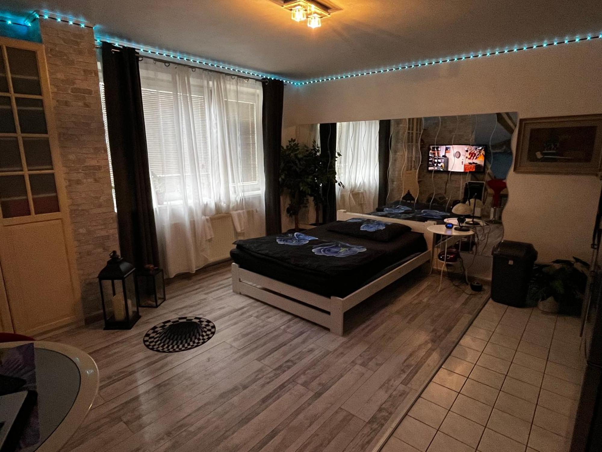 Monfas Apartment Provence In פראג מראה חיצוני תמונה