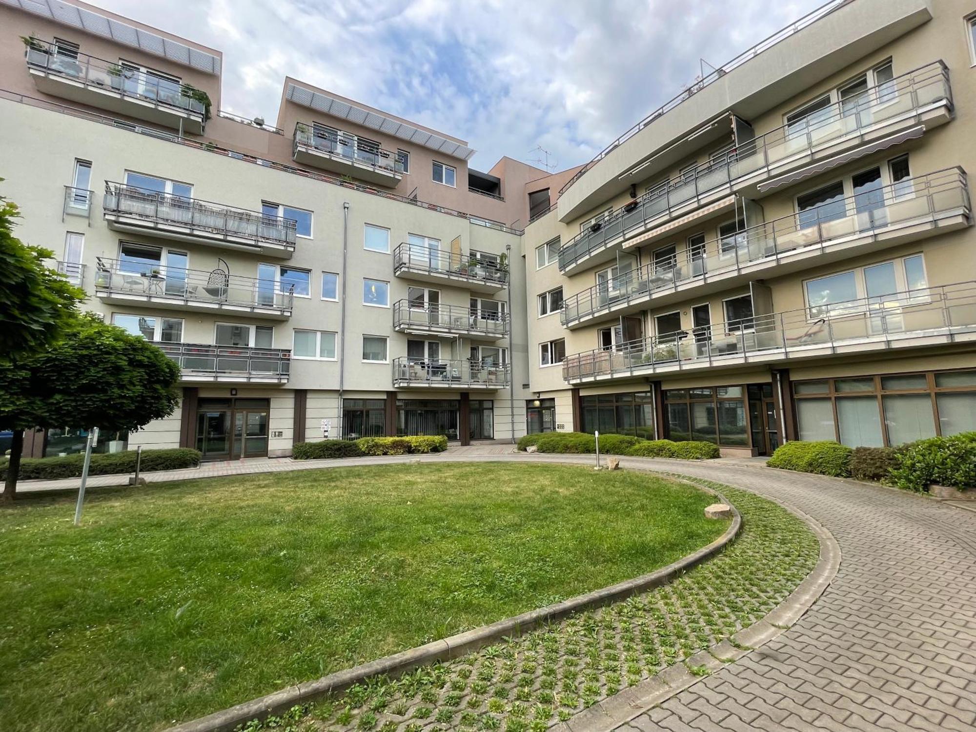 Monfas Apartment Provence In פראג מראה חיצוני תמונה